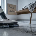 Meilleur balai laveur de sol : balai laveur sans fil frottage et aspiration sur carrelage