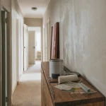 Couleur peinture pour couloir, couloir lumineux et agrandi